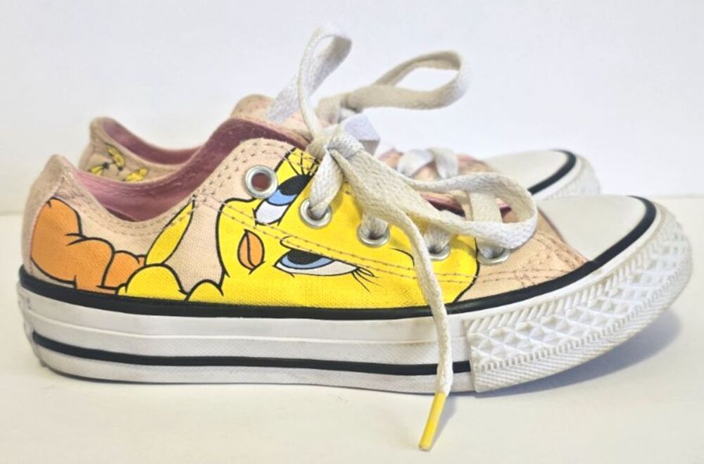 Converse Chuck Taylor All Star Looney Tunes Tweety Bird Kids Sneakers Youth 11